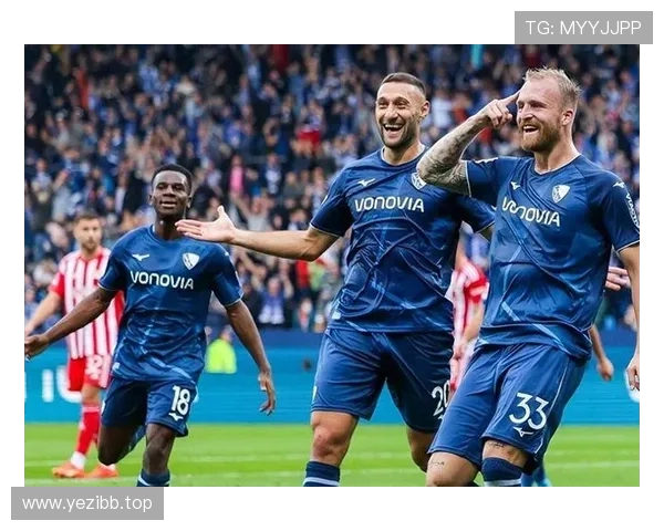 德甲争冠格局生变豪门鏖战黑马崛起引爆赛季高潮决胜负悬念持续升温